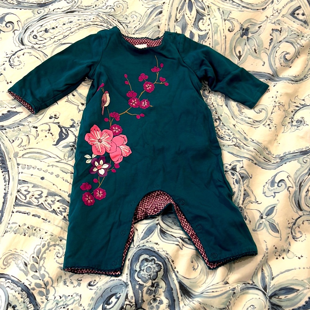 Gorgeous onsie!